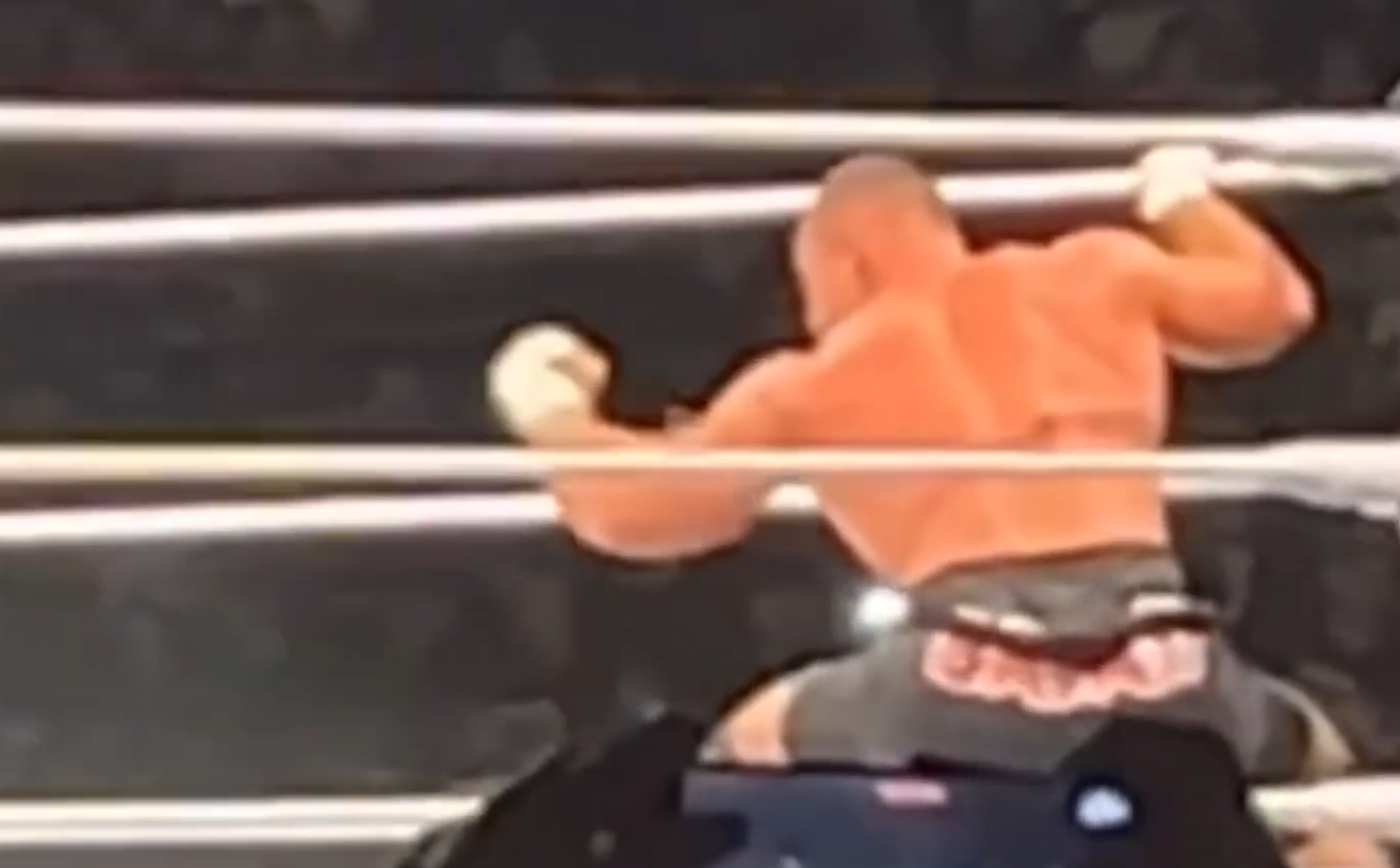 若き猛獣、吼える!ブロン・ブレイカー、渾身のスピアーで”ケルトの戦士”シェイマスを粉砕!熱狂のリングサイドレポート